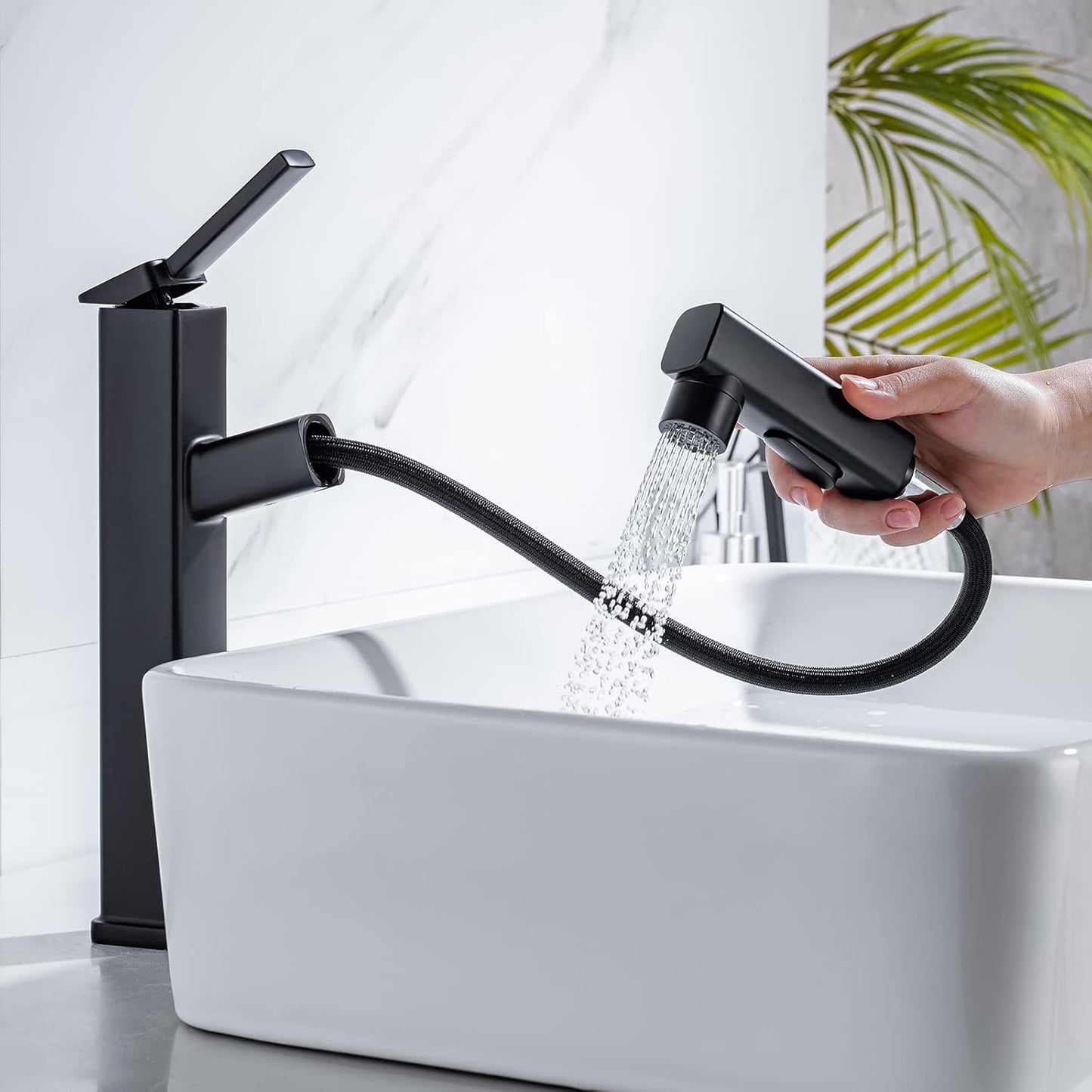 HANLIAN Single Hole Pull Out Faucet for Bathroom Sink, Black Sink Faucet Bathroom, One Handle Modern Restroom Tap with Pull Down Sprayer, 3 Modes Washroom Pull Out Tap with Rotating Spout